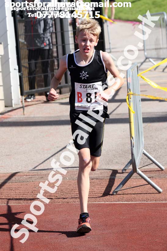 Boys under-15s  Northern 3 Stage Road Relay, SportsCity, Manchester. Photo: David T. Hewitson/Sports for All Pics